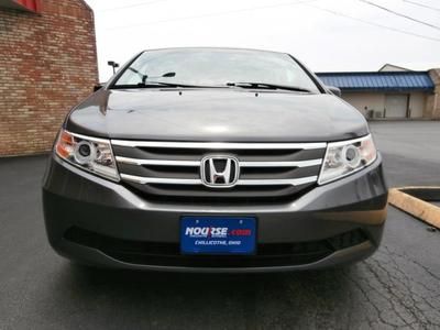 Warranty One owner Smoke free Clean Must sell Low miles rear entertainment, image 2