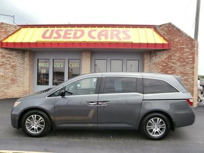 Warranty One owner Smoke free Clean Must sell Low miles rear entertainment, image 4