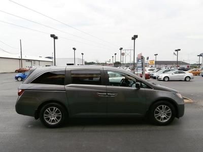 Warranty One owner Smoke free Clean Must sell Low miles rear entertainment, image 8