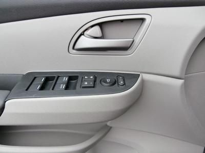 Warranty One owner Smoke free Clean Must sell Low miles rear entertainment, image 16