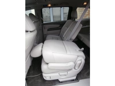 Warranty One owner Smoke free Clean Must sell Low miles rear entertainment, image 20