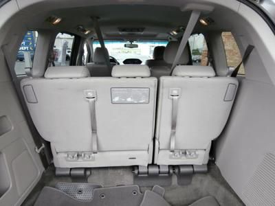 Warranty One owner Smoke free Clean Must sell Low miles rear entertainment, image 21