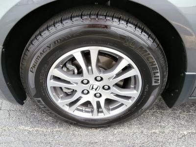 Warranty One owner Smoke free Clean Must sell Low miles rear entertainment, image 26