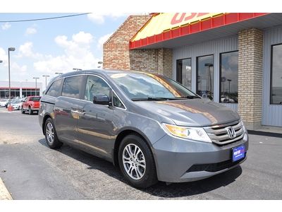 Warranty One owner Smoke free Clean Must sell Low miles rear entertainment, image 28