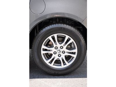 Warranty One owner Smoke free Clean Must sell Low miles rear entertainment, image 33