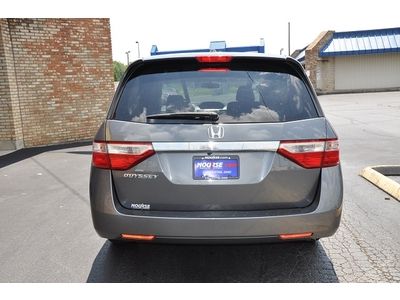 Warranty One owner Smoke free Clean Must sell Low miles rear entertainment, image 34