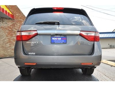 Warranty One owner Smoke free Clean Must sell Low miles rear entertainment, image 35