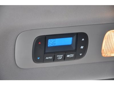 Warranty One owner Smoke free Clean Must sell Low miles rear entertainment, image 43