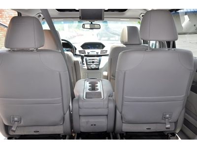 Warranty One owner Smoke free Clean Must sell Low miles rear entertainment, image 52