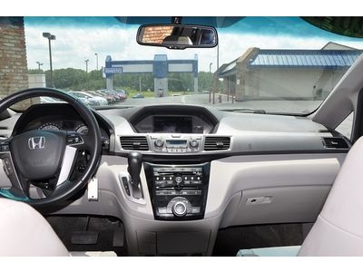 Warranty One owner Smoke free Clean Must sell Low miles rear entertainment, image 55