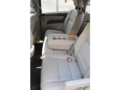 Warranty One owner Smoke free Clean Must sell Low miles rear entertainment, image 58