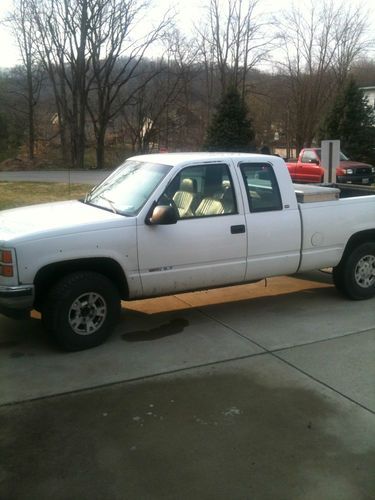 1997 chevrolet 1/2 ton 4wd ext cab pickup, good work truck