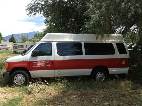 2005 ford e-250 base extended cargo van 2-door 5.4l handycap ada