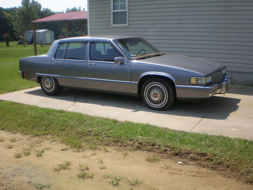 1990 cadillac fleetwood  special sedan 4-door 4.5l v8