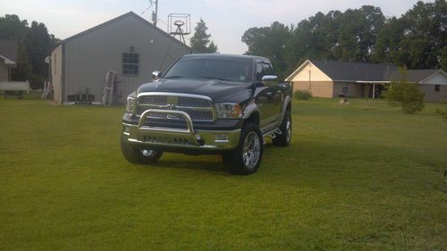 2010 dodge ram 1500 laramie crew cab pickup 4-door 5.7l lots of aftermarket add.