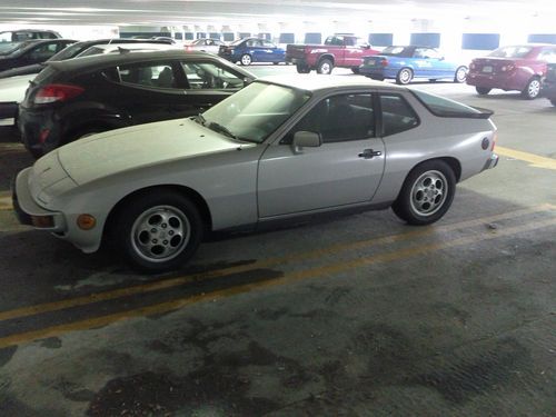 Clean porsche 924s