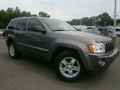 One owner 2007 jeep grand cherokee 4wd suv 3.7l low reserve