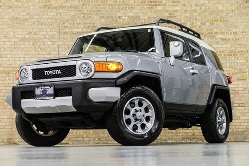 2011 toyota fj cruiser! clean carfax! one owner! rear diff lock! clean!