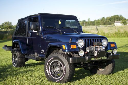 2005 jeep wrangler unlimited sport utility 2-door 4.0l - manual - w/extras