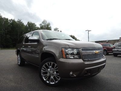 13 chevy suburban ltz 4wd fully loaded 22" chrome wheels heated &amp; cooled seats