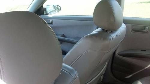 2004 Nissan Maxima SE Sedan 4-Door 3.5L, image 2