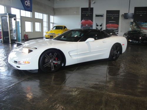 Loaded 2004 corvette coupe corsa exhaust hurst shifter custom wheels 6-spd!