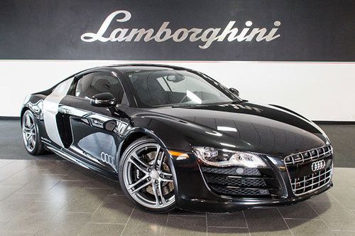 V10! + low miles! + nav + rr camera + tiptronic trans + clear bonnet + quattro