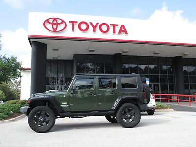 Soft/hard top,25k miles!!!,35/13.50/20" wheels,4" lift kit,halogens,clean carfax