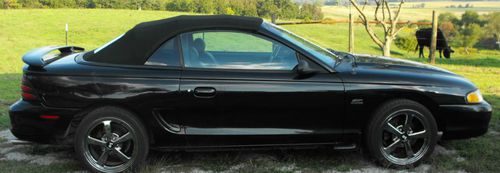 1995 ford mustang gt convertible 2-door 5.0l