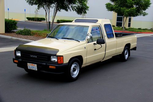 Rare find-1987 toyota 38 inch extended cab-1ton-1 owner-extra clean-no reserve