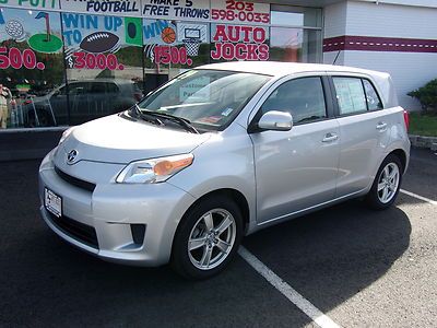 2009 scion xd 5 door hatchback must sell one owner