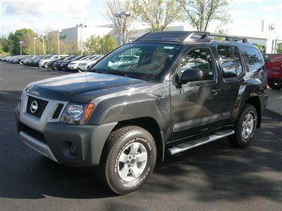 Pre-owned 2013 xterra s 4x4, 6 speed manual, xm, ipod, running boards, 39 miles