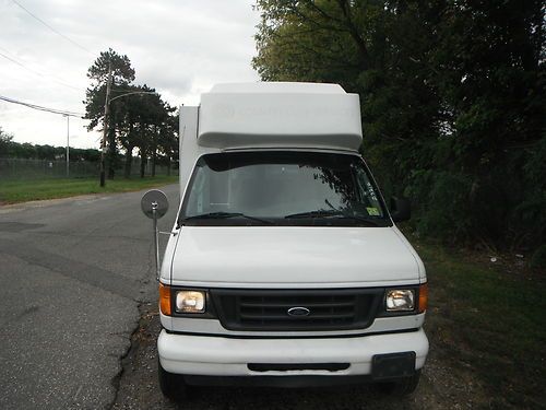03 FORD E-250 ISLE SEATING AIRPORT SHUTTLE SCHOOL BUS SEATING 14 PASSENGER, US $8,500.00, image 2
