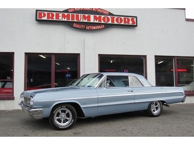 Beautiful 1964 chevrolet impala!  very nice!