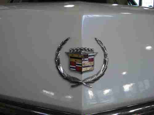 1967 Cadillac Fleetwood  custom Pearl White & 20