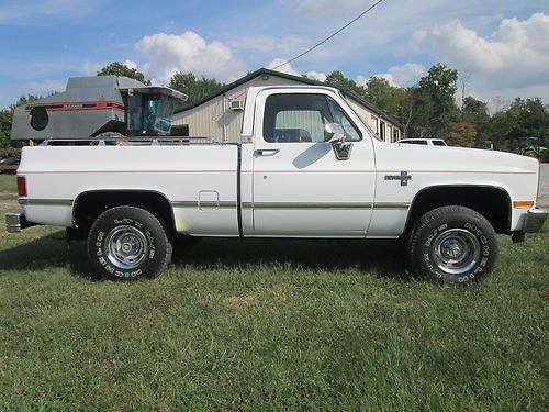 1986 chevrolet silverado 4 wheel drive nice truck