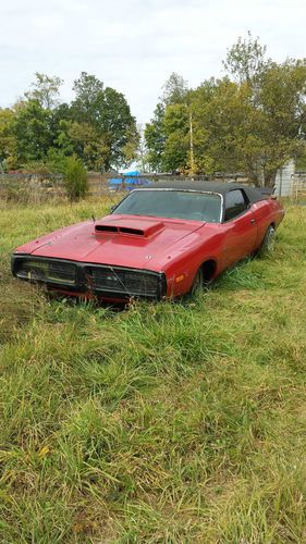 1972 dodge charger  2-door hiding headlights 360 v8 snorkel hood