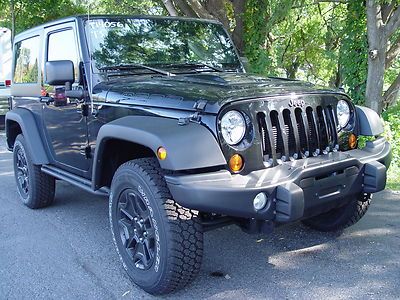 Wrangler 4x4 awd sahara moab auto v6 leather hard-top conv. tow pkg.