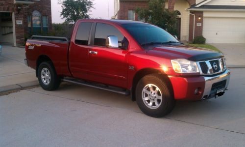 2004 nissan titan le extended cab pickup 4-door 5.6l