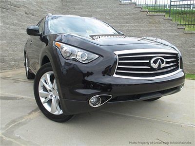 Clean low miles black fx35, call kurt houser today (540) 892-7467