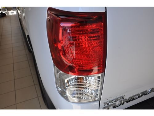 5.7L V8 CREWMAX ONE 1 OWNER 4X4 HEATED LEATHER SUNROOF MOONROOF RUNNING BOARDS, image 22