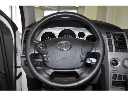 5.7L V8 CREWMAX ONE 1 OWNER 4X4 HEATED LEATHER SUNROOF MOONROOF RUNNING BOARDS, image 32