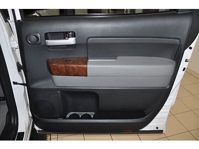 5.7L V8 CREWMAX ONE 1 OWNER 4X4 HEATED LEATHER SUNROOF MOONROOF RUNNING BOARDS, image 49