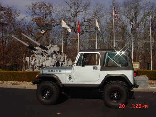 "black ops" 4x4 jeep wrangler-hardtop street/crawler-6cyl-5spd. lift 35"bfg's-nr