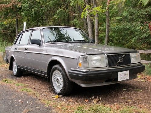 1987 volvo 240 gl  ...  one owner gl   ...  79k miles like new!!!!!!!