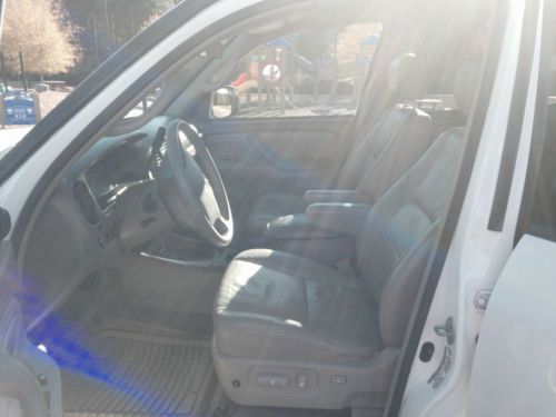 2005 Toyota Sequoia SR5 Sport Utility 4-Door 4.7L, image 9