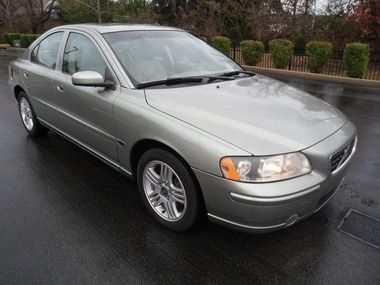No reserve, 2006 volvo s60 2.5t turbo, premium, sunroof, leather , 30mpg hwy