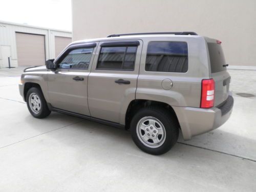 08 JEEP PATRIOT**FL VEHICLE**NO RESERVE**1 OWNER**CLEAN**RUNS AND DRIVES PERFECT, image 4