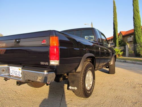 1993 Nissan SE-V6 4x4 Automatic Pickup Truck Extended Cab D-21, image 11