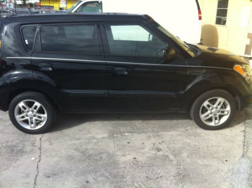 Kia soul 2010 black